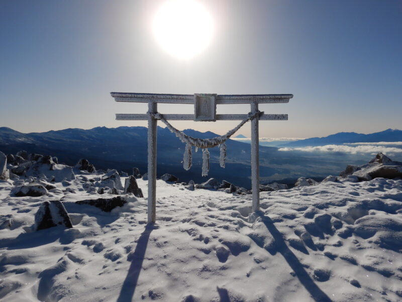 車山高原風景冬鳥居